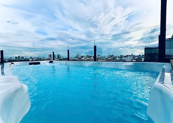 Lucien Hanoi Lakeside Hotel & Rooftop